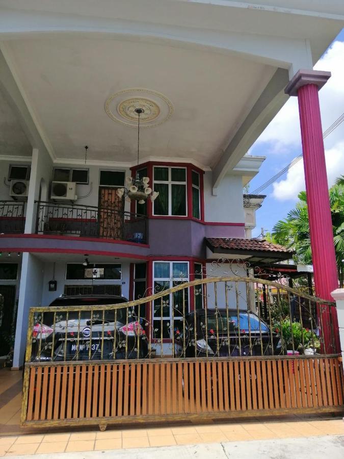 Hawwa Sara Muslim Homestay Malacca Exteriör bild