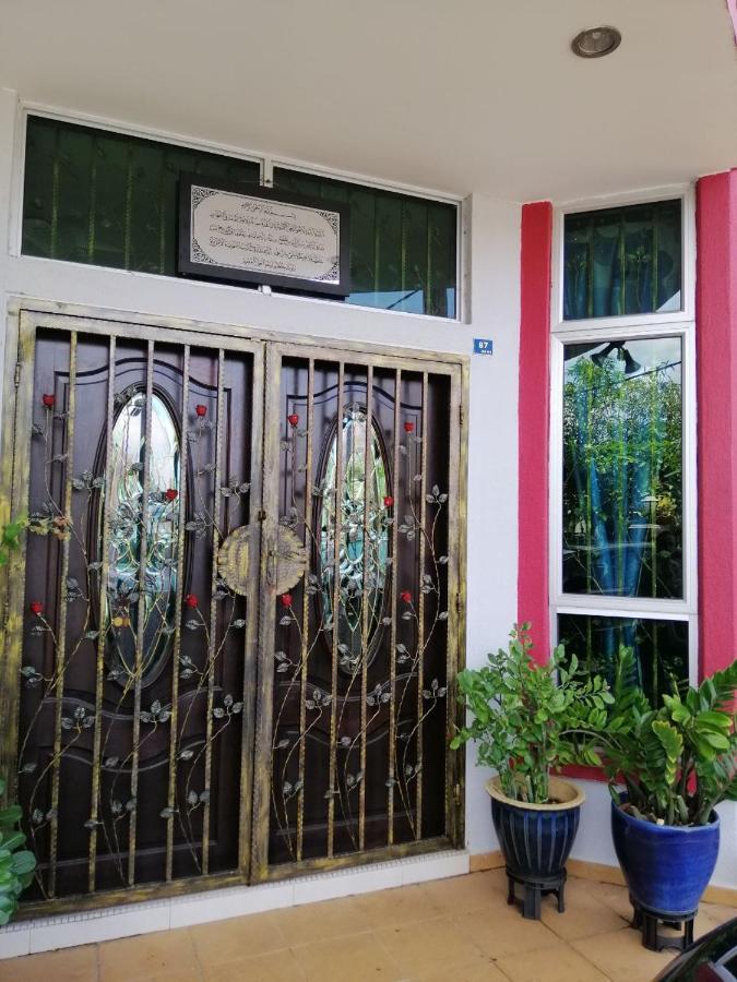 Hawwa Sara Muslim Homestay Malacca Exteriör bild