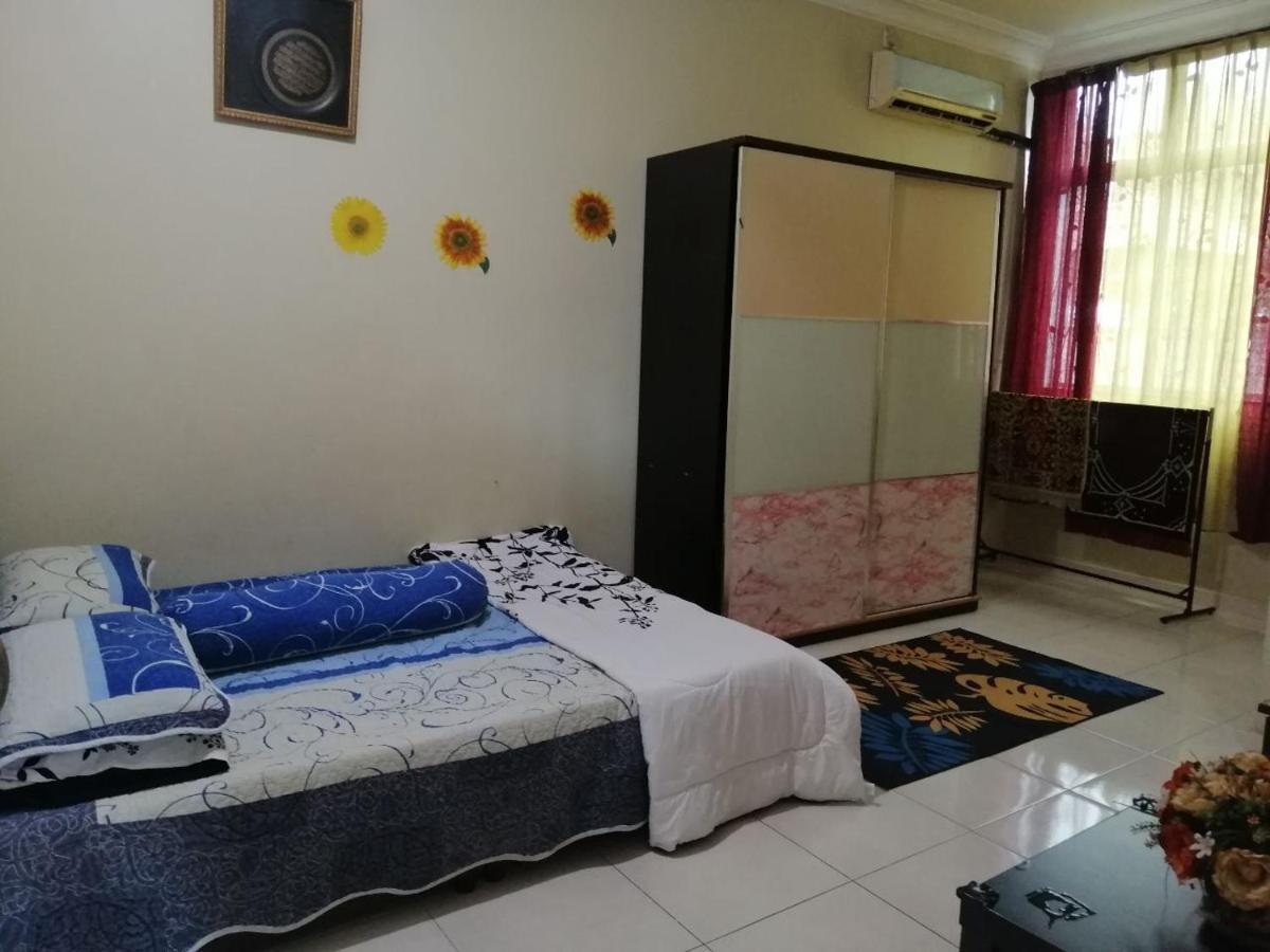 Hawwa Sara Muslim Homestay Malacca Exteriör bild