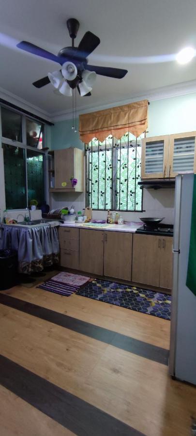 Hawwa Sara Muslim Homestay Malacca Exteriör bild